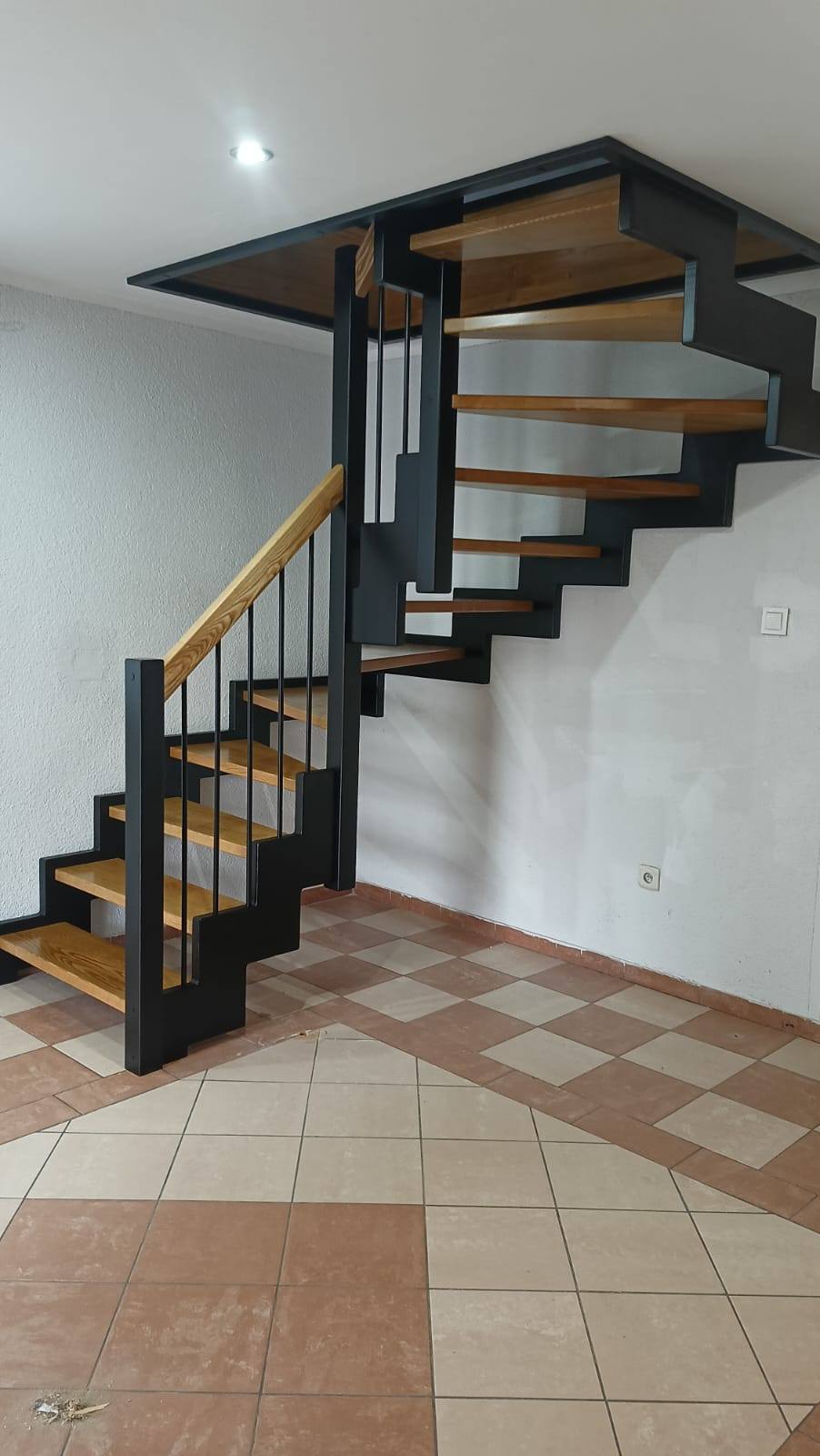 SCHODY JESIONOWE SIEROSZÓW