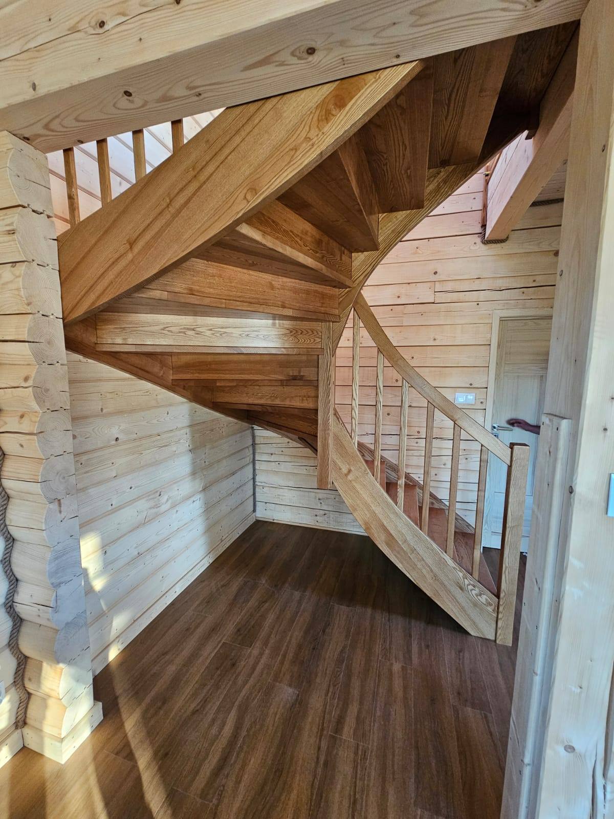 SCHODY DREWNIANE RADKÓW