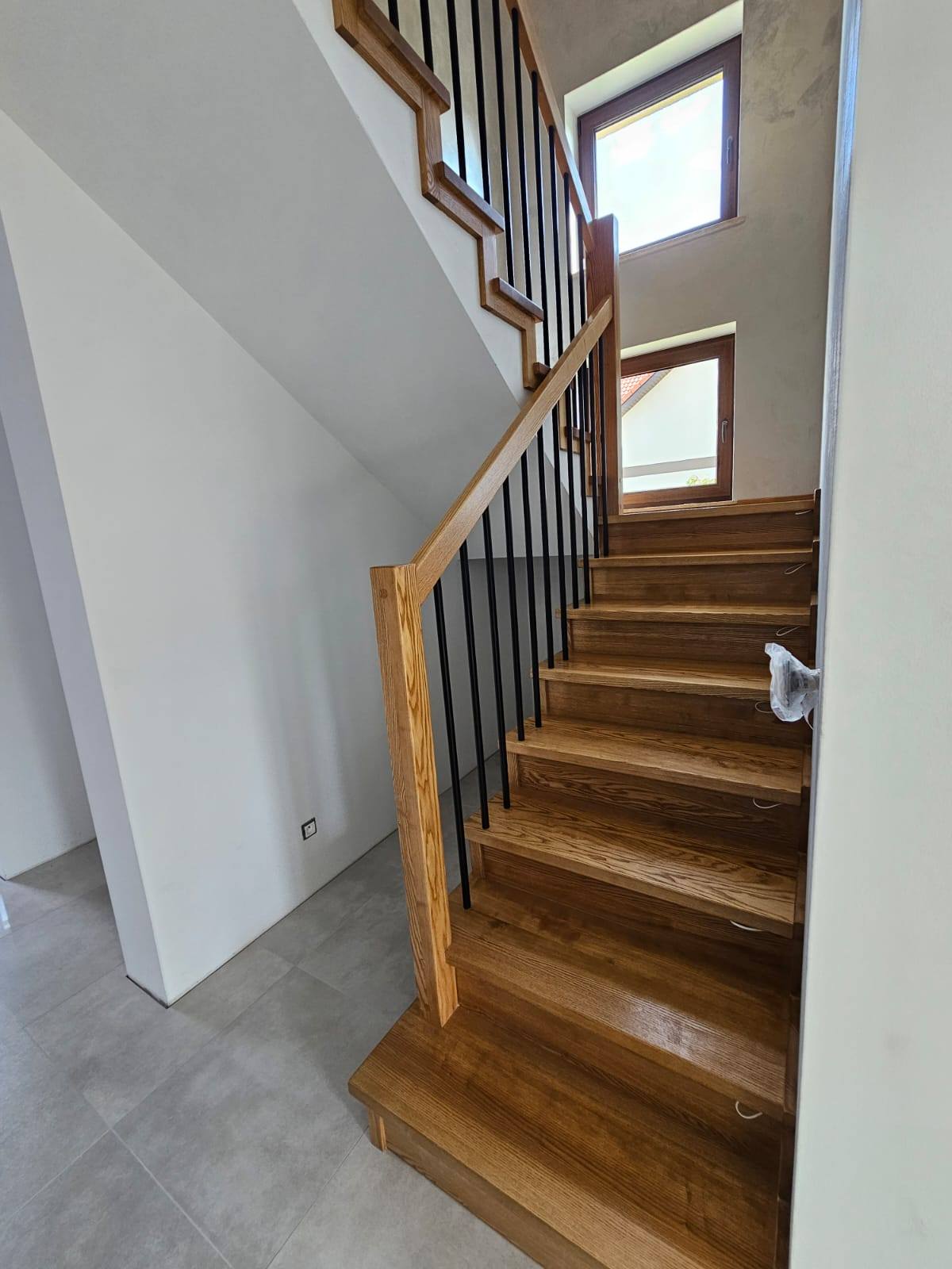 SCHODY DREWNIANE JAWOREK