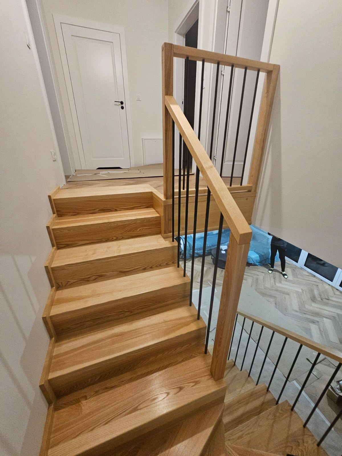 SCHODY JESIONOWE DOMASZCZYN