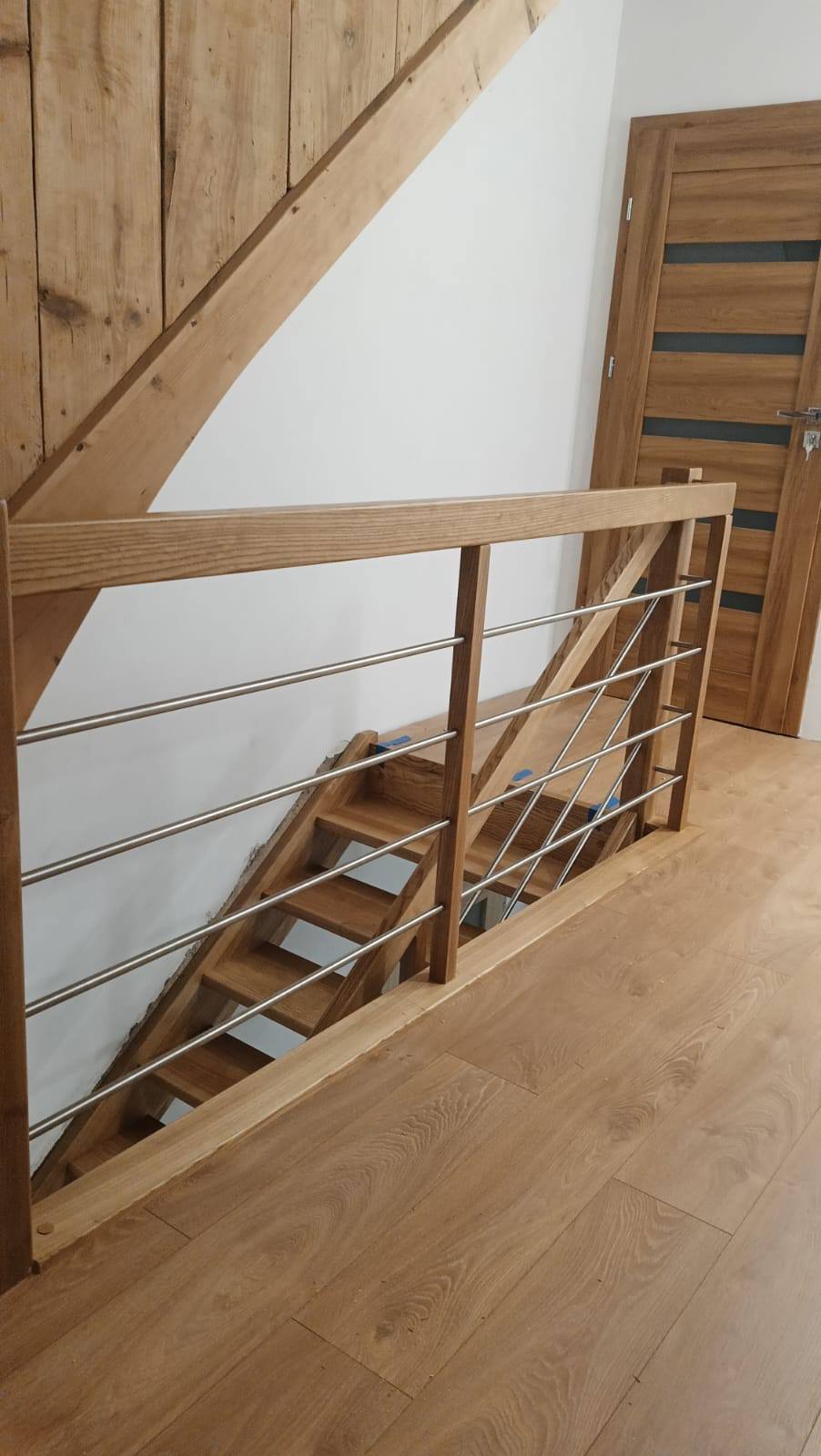 SCHODY DREWNIANE PRZEDBOROWA