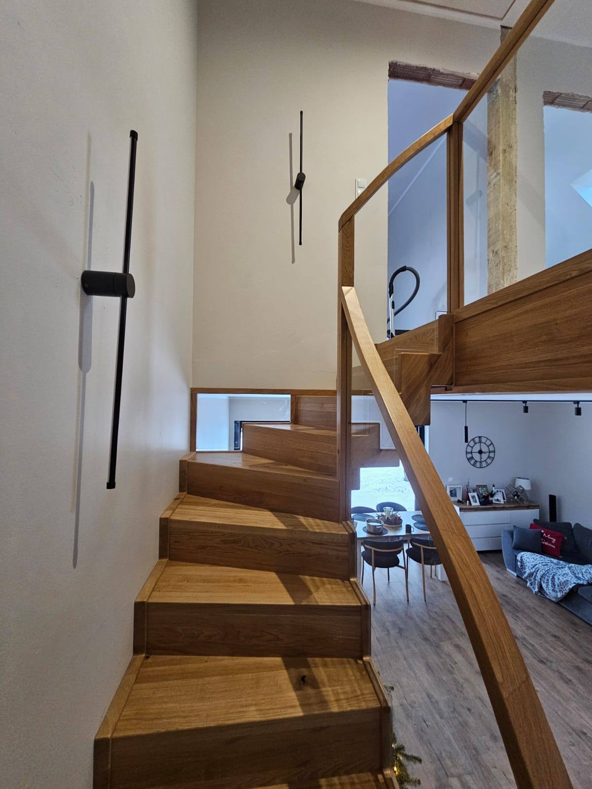 SCHODY JESIONOWE Kołaczów